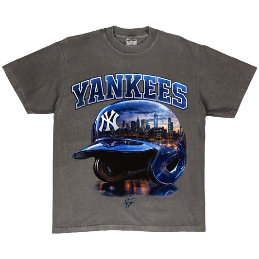 YANKEES HELMET TEE